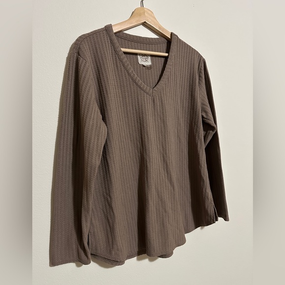 Chaser Taupe Ribbed Knit Top - Picture 3 of 7
